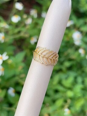 Gold Leaf Pavé Ring - Women Jewelry